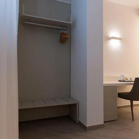 Alojamento de Acomodação e Pequeno-almoço Marty Luxury 4*
