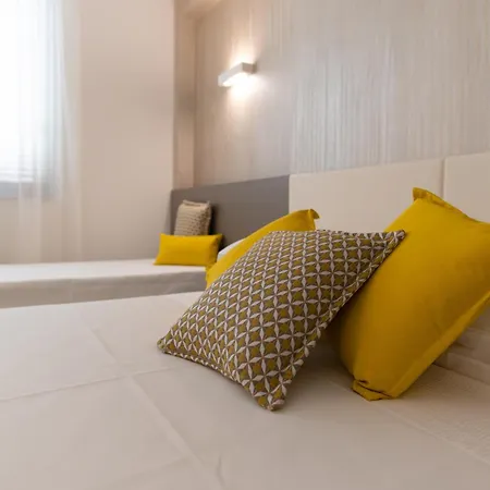 Marty Luxury Alojamento de Acomodação e Pequeno-almoço 4*