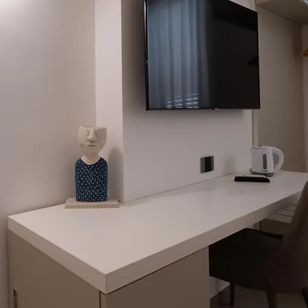 Marty Luxury Alojamento de Acomodação e Pequeno-almoço 4*