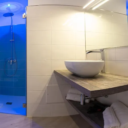 Marty Luxury 4*