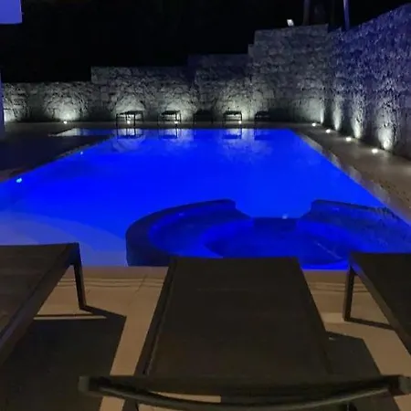 Marty Luxury Alojamento de Acomodação e Pequeno-almoço