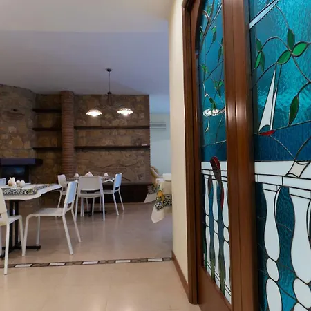 Marty Luxury 2* Calatabiano