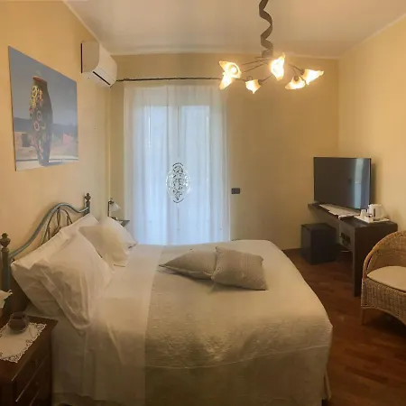 Marty Luxury Bed & Breakfast 2*