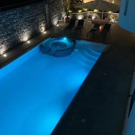 Marty Luxury 4*